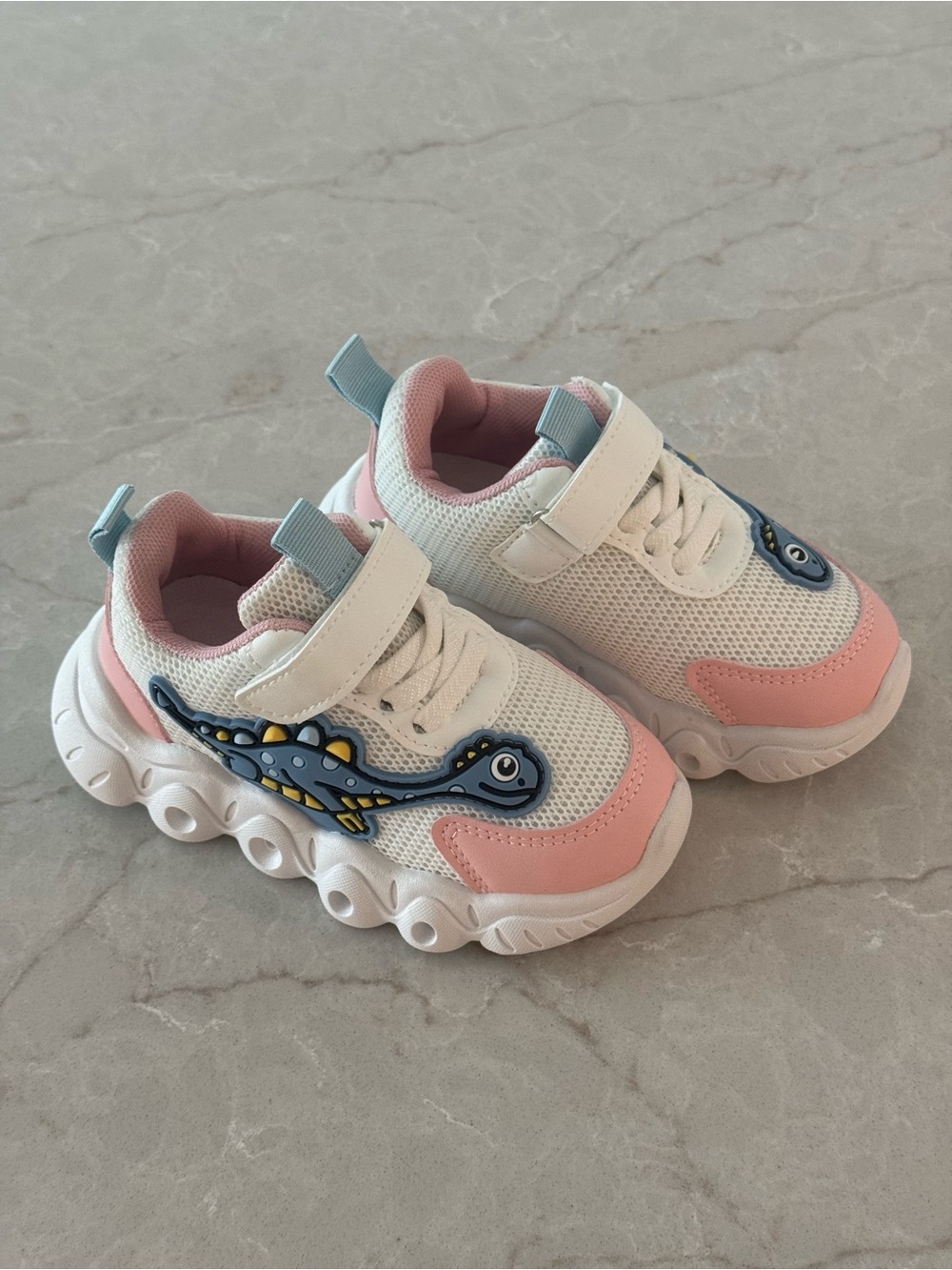 New Kids White & Pink Dinosaur Accent Sneakers size 25